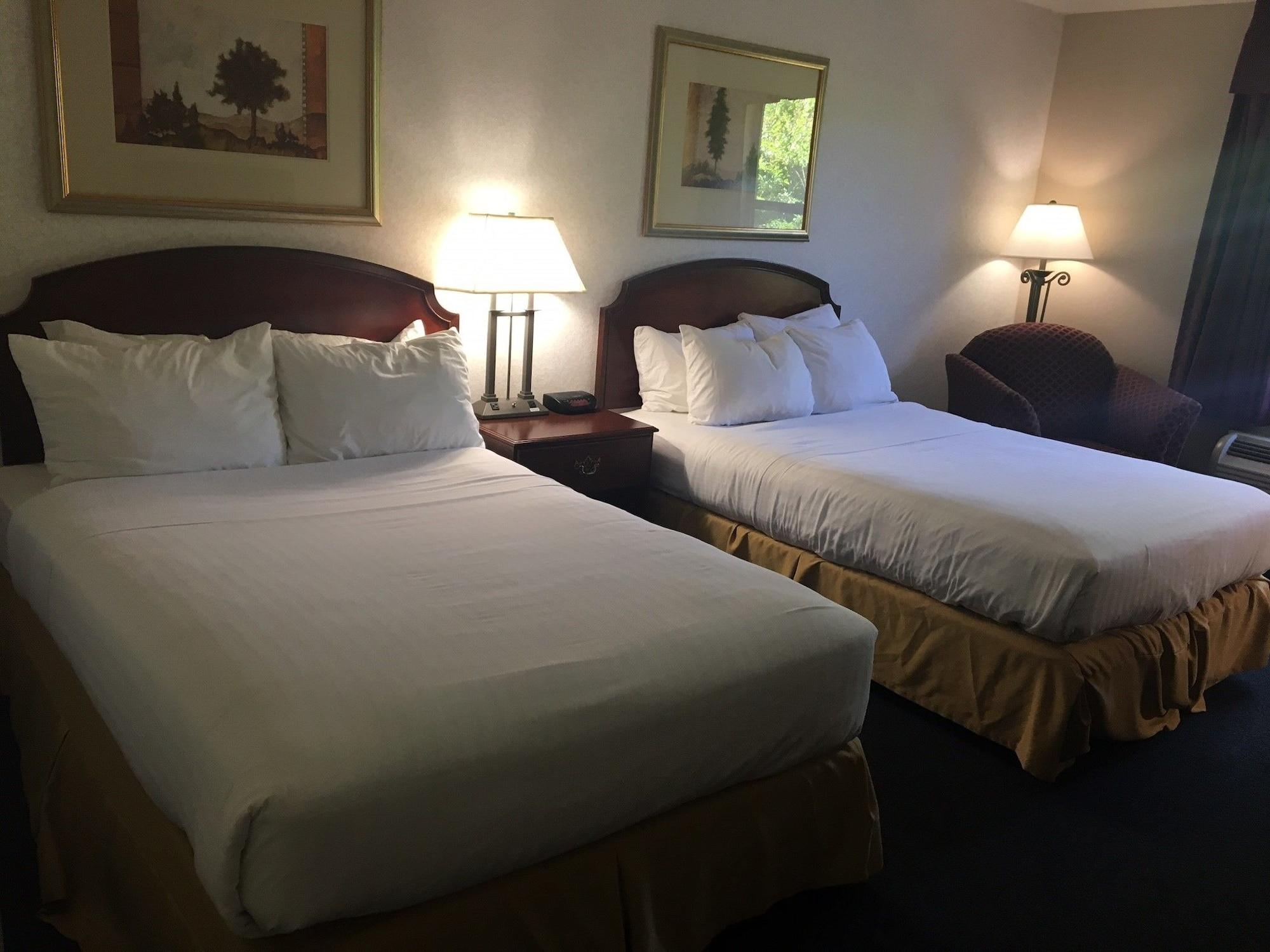 Red Roof Inn & Suites Newport News Exteriör bild